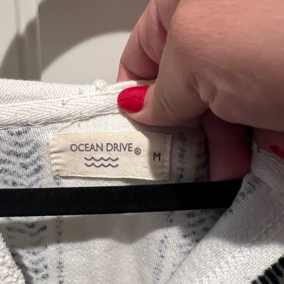 Ocean Drive V-Neck White and Black Sweater - Picture 7 of 11